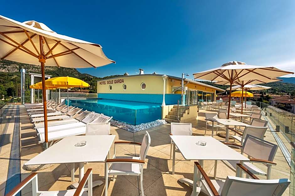 Sky Pool Hotel Sole Garda