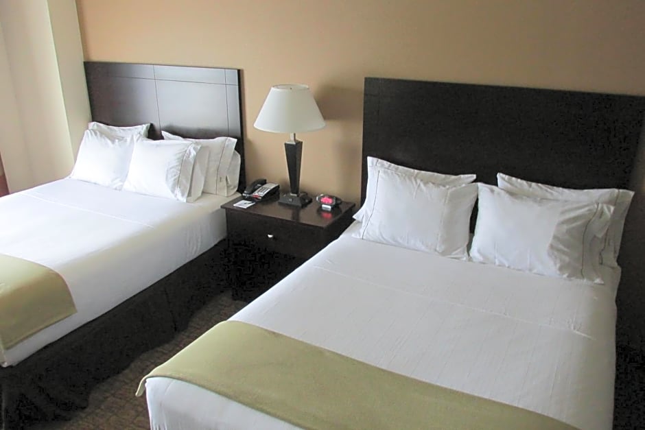 Holiday Inn Express and Suites Wheeling, an IHG Hotel