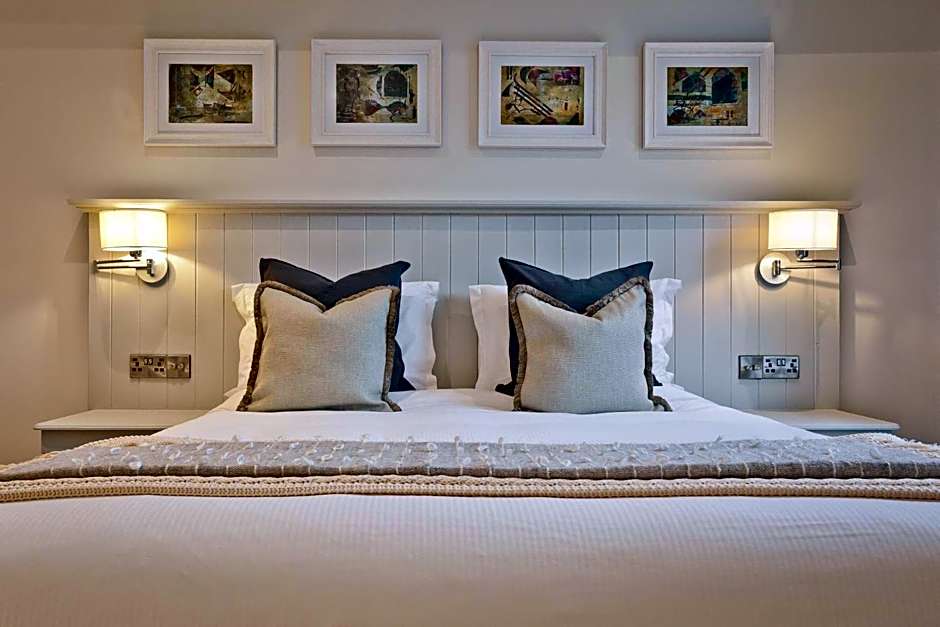 Tithe Barn - Self Check In Hotel