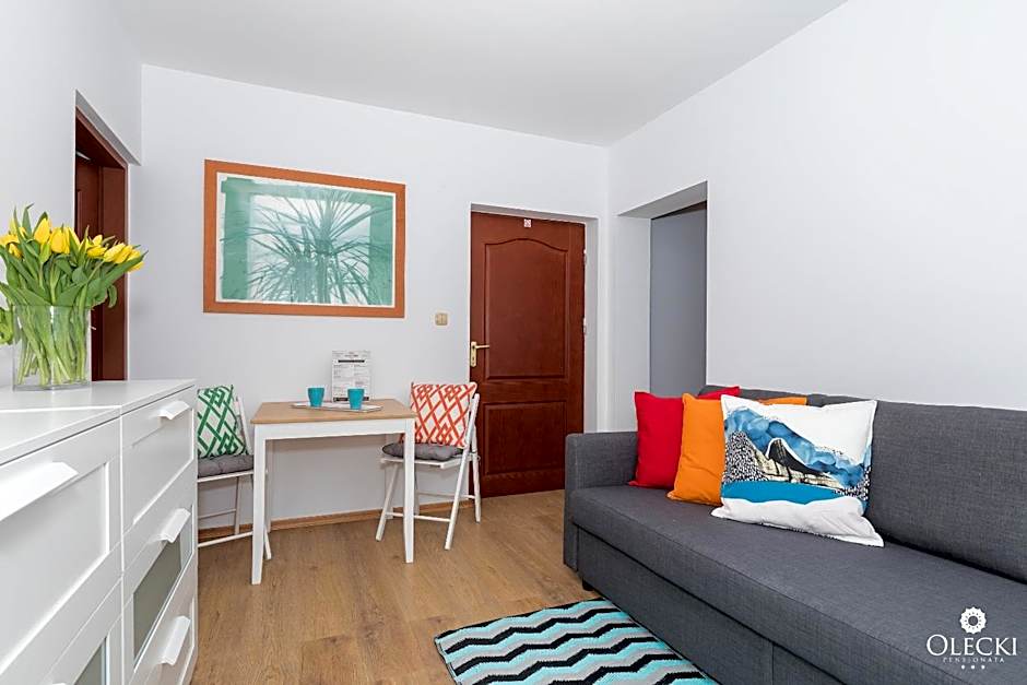 OLECKI Holiday House