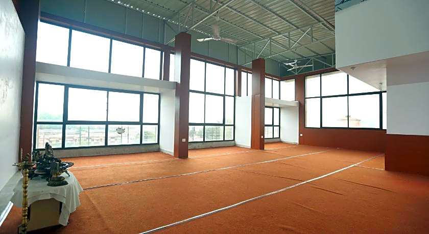 Hotel Nirvana Palace Near Parmarth Niketan