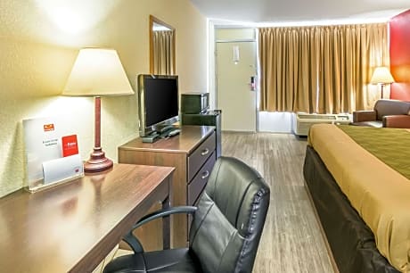 1 King Bed, Nonsmoking