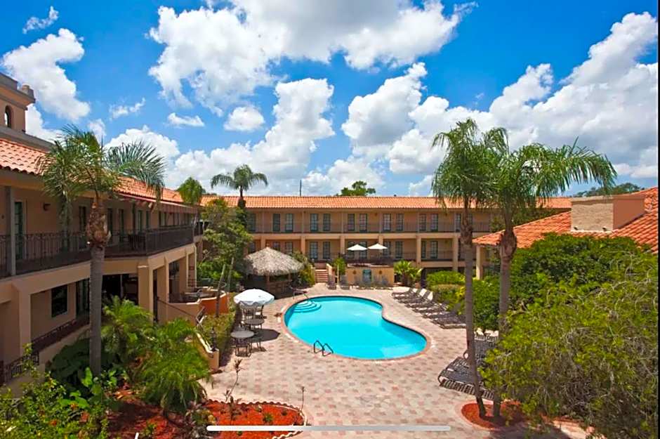 Red Roof PLUS+ & Suites Tampa
