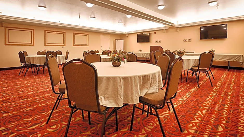 Best Western Plus Silver Saddle Inn