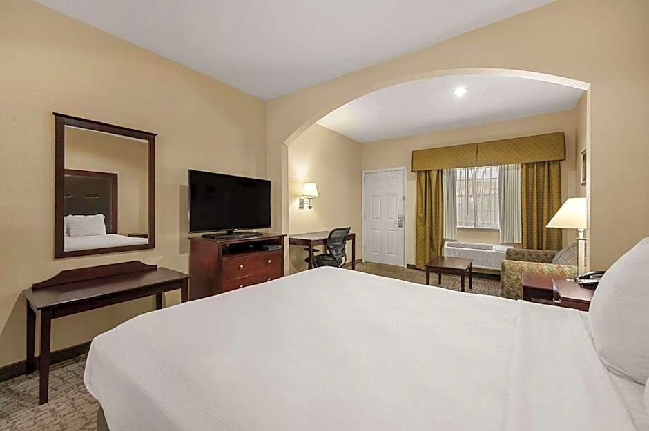 Quality Inn & Suites