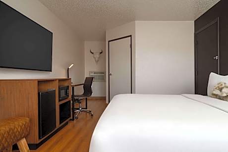 King Room - Mobility Access/Non-Smoking