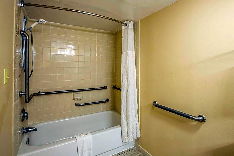 Econo Lodge Naval Station Norfolk