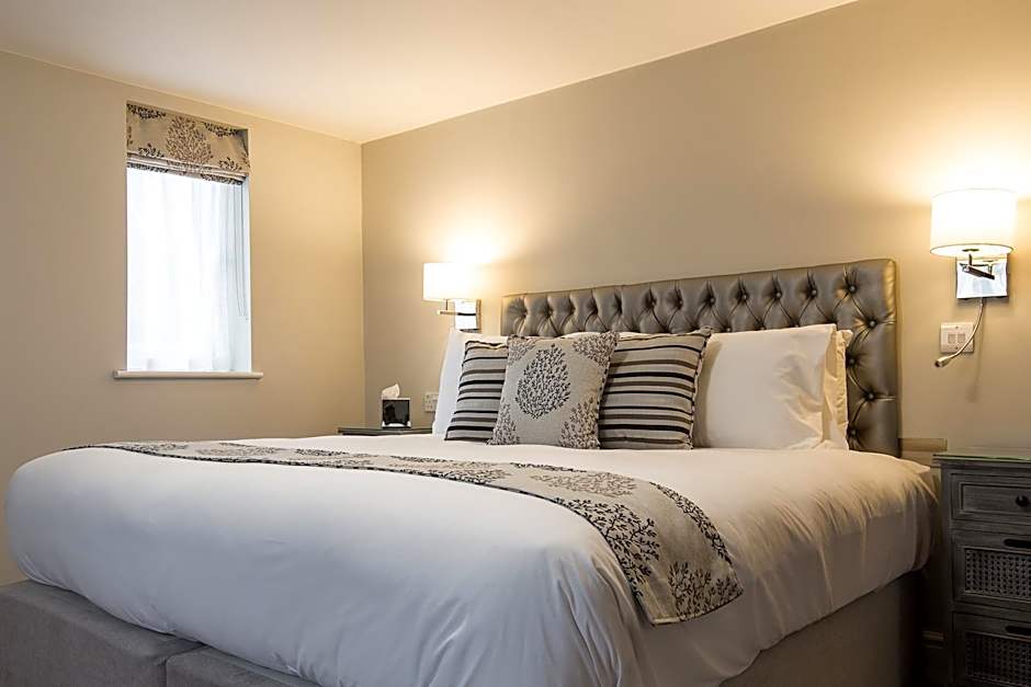 The Maple Manor Hotel