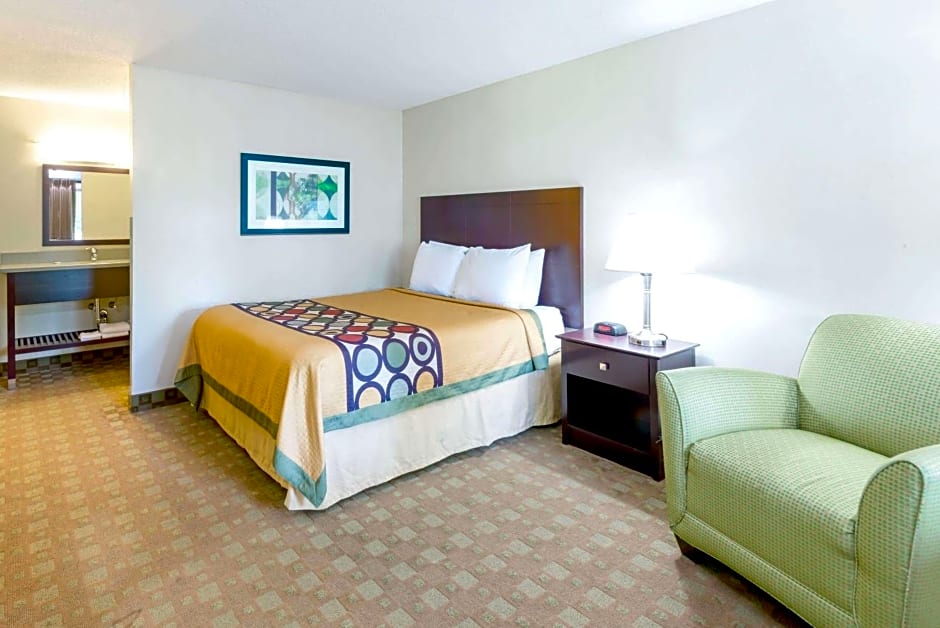 Super 8 by Wyndham White River Junction