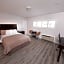 Metropolitan Inn & Suites