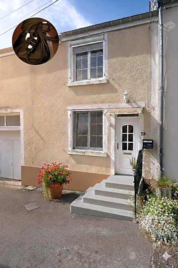 chez Émile côté face maison entière, 3 chambres, 2 salles de bains,jardin et terrasse