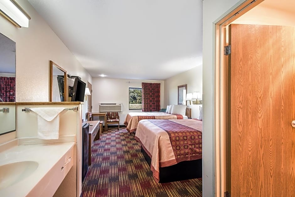 Americas Best Value Inn & Suites Harrisonville