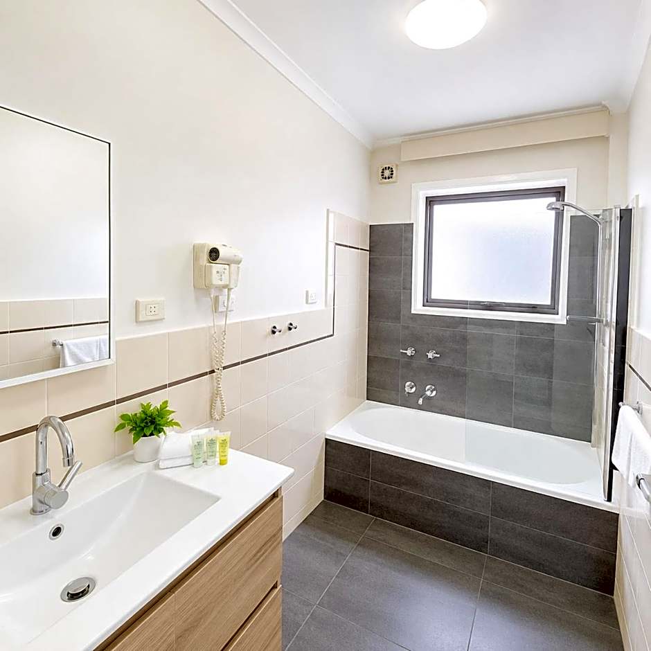 City Edge East Melbourne Apartment Hotel