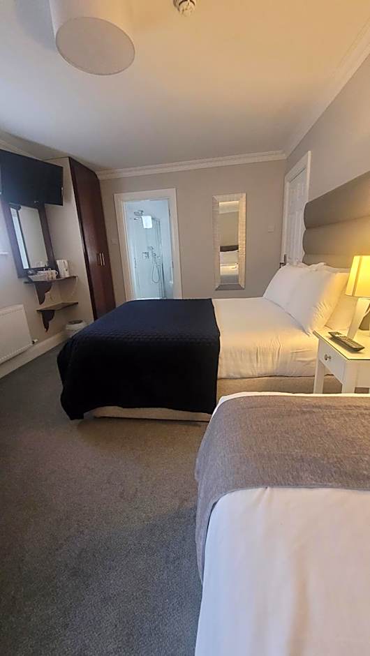 Photo 1 of 4 of Triple Room