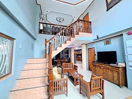 The Orange House - Vigan Villa