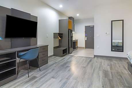 King Room - Disability Access - Non-Smoking