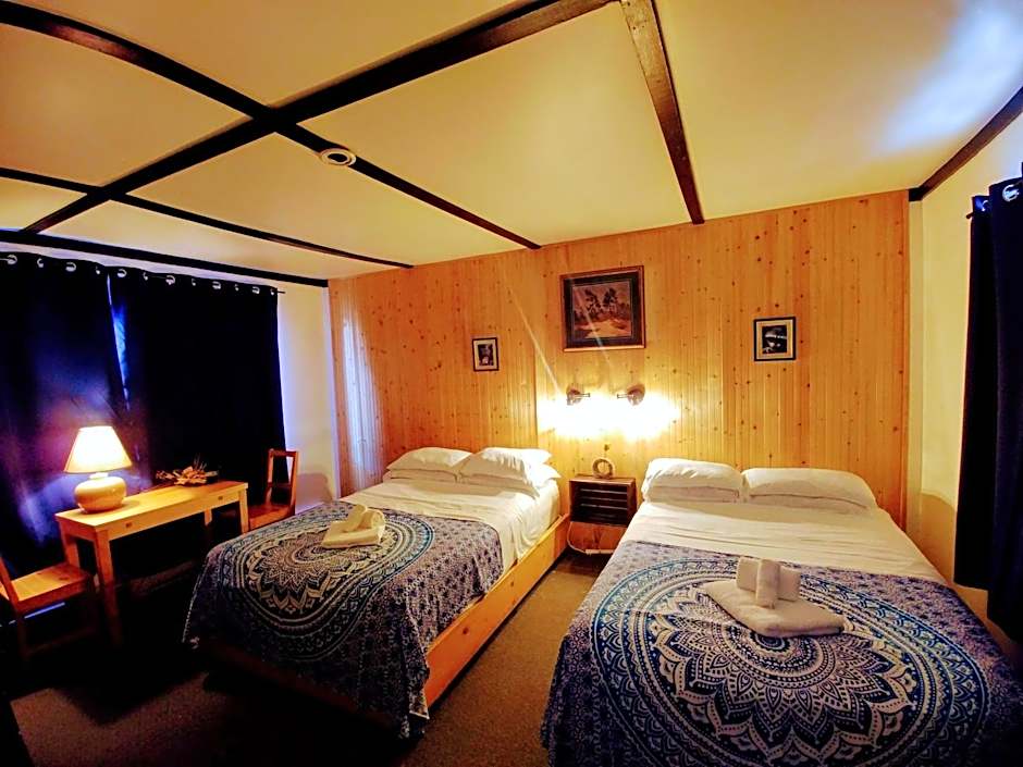 Dwight Riverside Inn