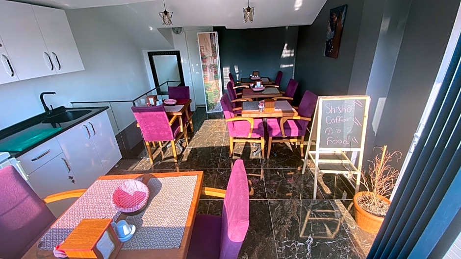 La Petite Maison Hotel