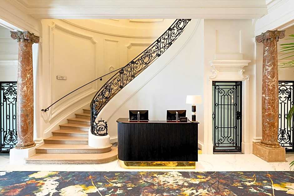 Sapphire House Antwerp, Autograph Collection