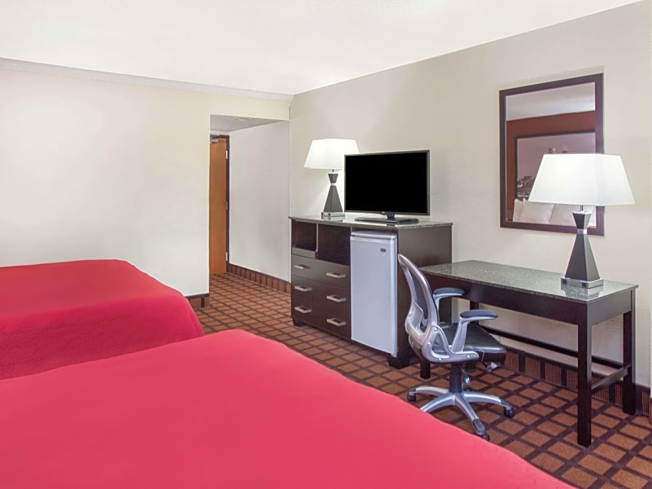 Super 8 by Wyndham Chicago IL