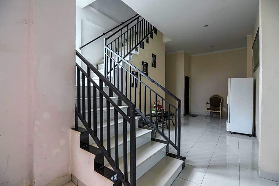 RedDoorz Syariah near Jamtos Jambi