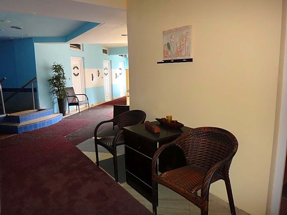 9 Queens Spa Hotel