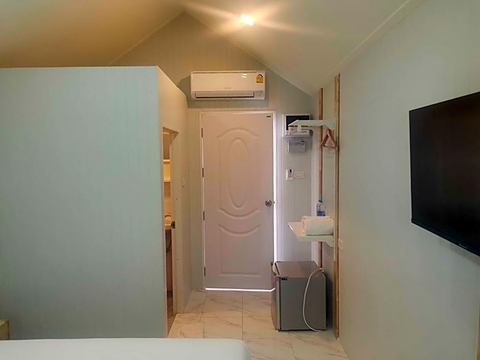 N&N HOUSE Laem Hin
