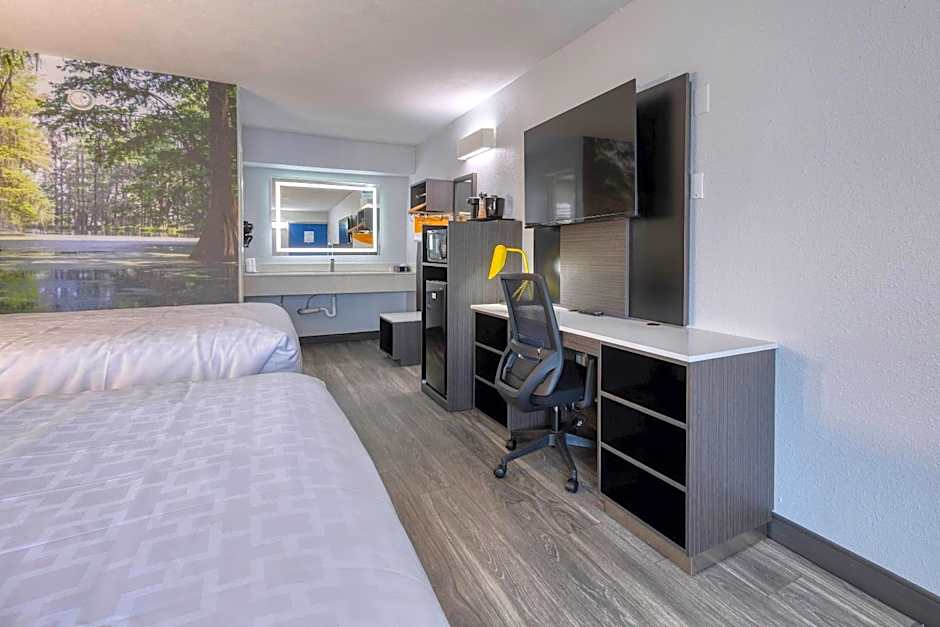 Clarion Pointe Decatur River City