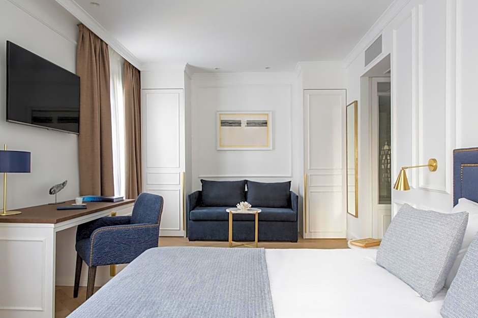 Hotel Midmost by Majestic Hotel Group