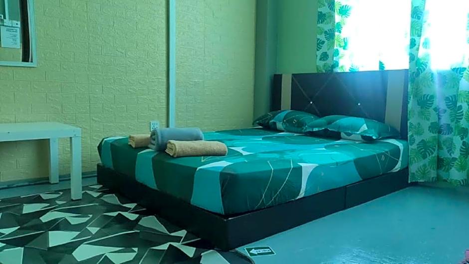 NY TROPICAL BACKPACKERS