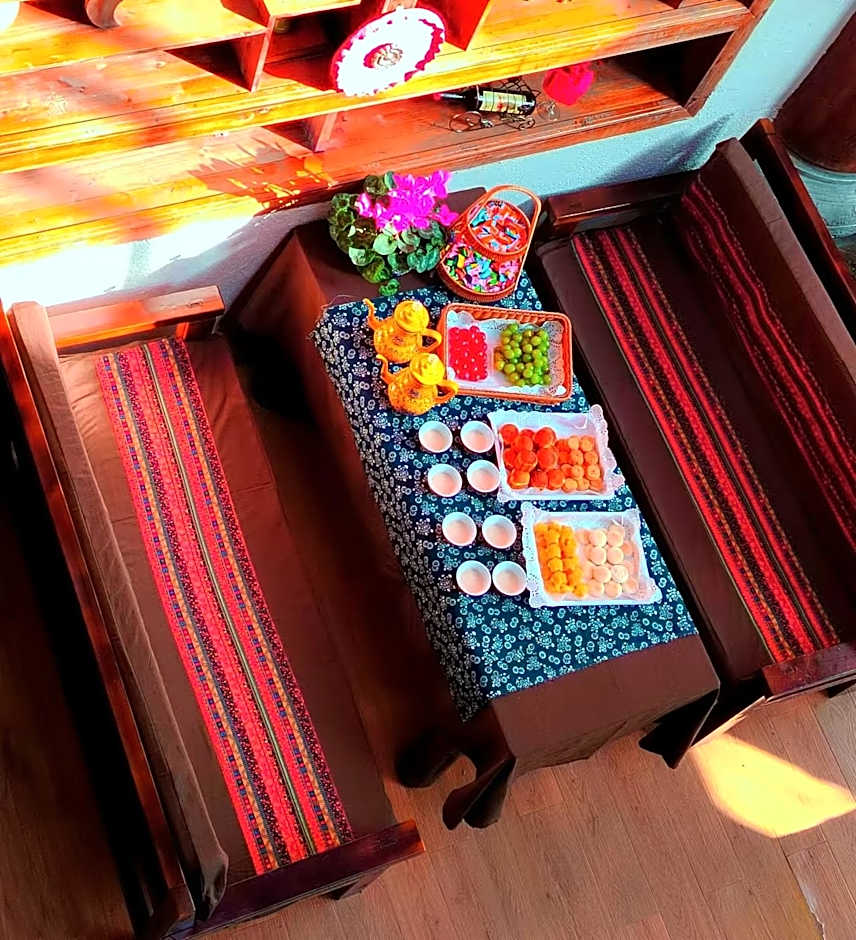 Shangri-La E-Outfitting Boutique Hotel