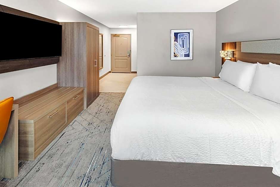 Holiday Inn Express & Suites Port Washington By IHG