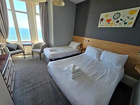 Family Room with Sea View