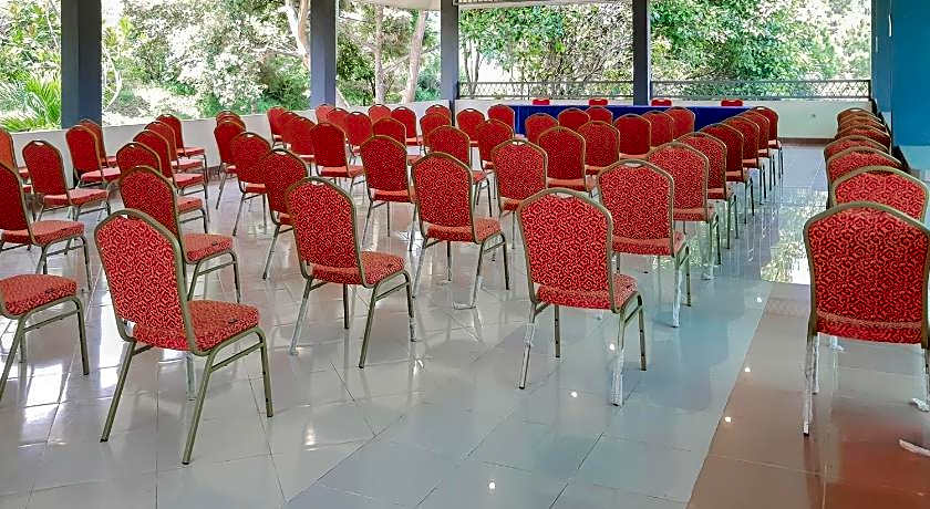 Bumi Ciboled Mitra RedDoorz near Gerbang Tol Pamulihan