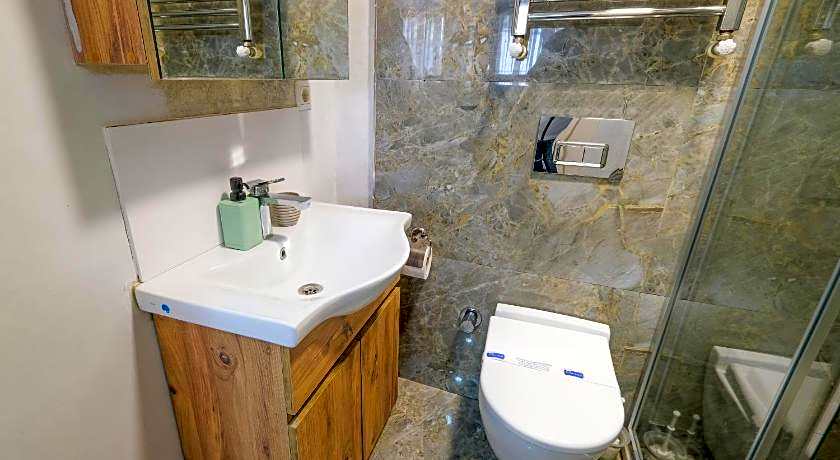 Loren Hotel & Suites