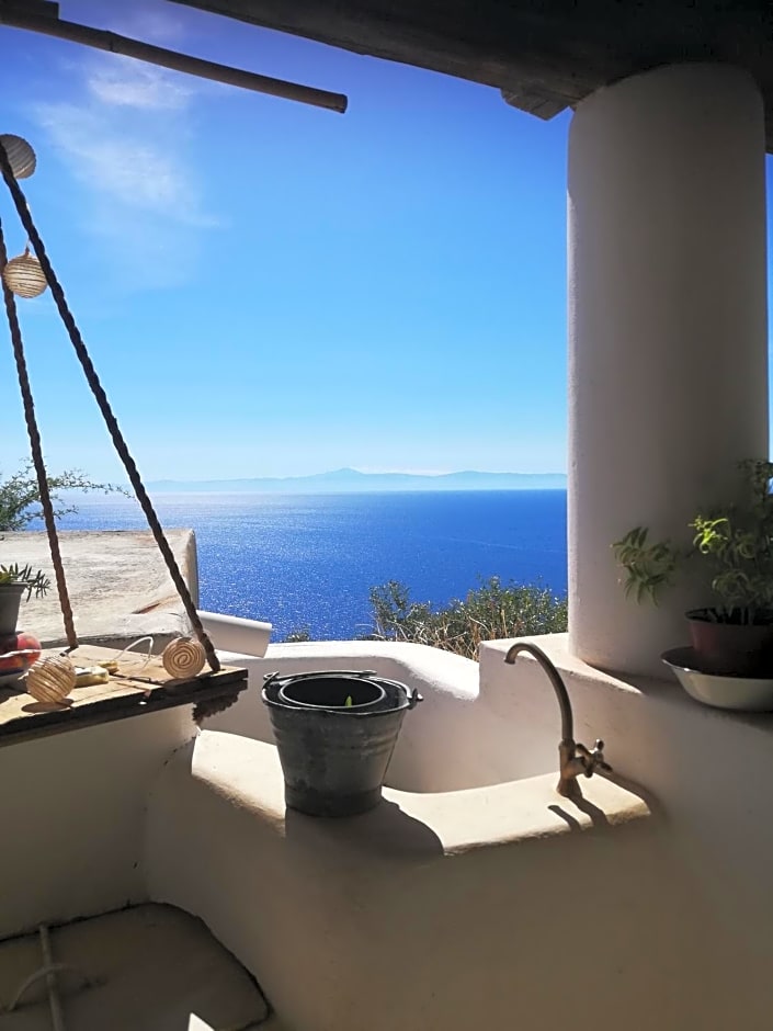 Alicudi Giardino dei Carrubi- al gradino 365