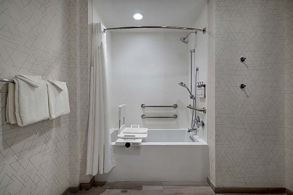 Holiday Inn Express & Suites Ontario - Chino Hills by IHG