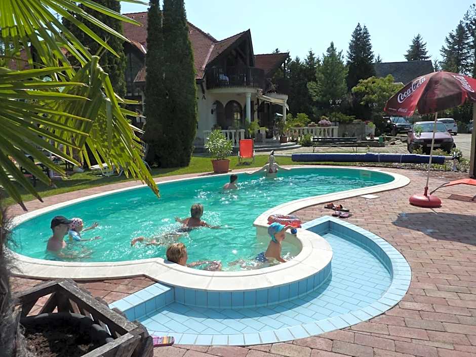 Zsanett Hotel