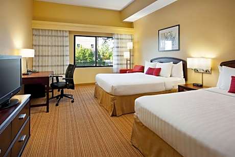 Mobility/Hearing Accessible Guestroom Two Queens Roll-In Shower