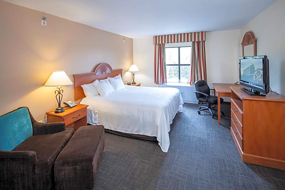 Photo 1 of 4 of Superior 1 King Bed