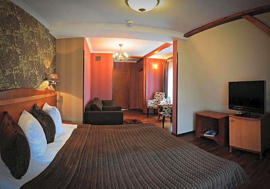 Photo 1 of 12 of Suite
