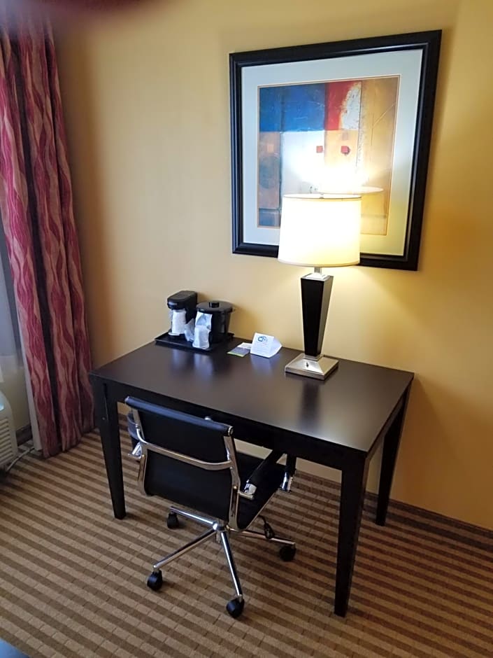 La Quinta Inn & Suites by Wyndham Union City