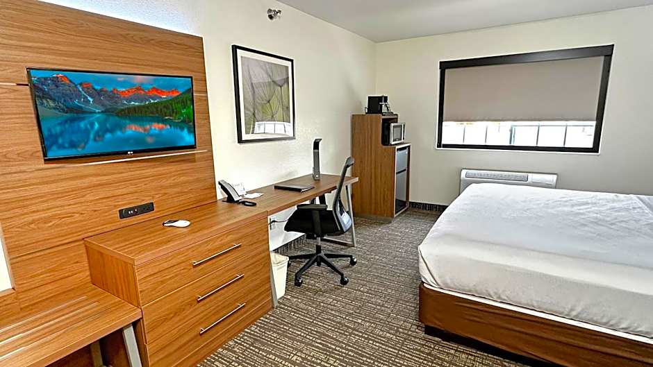 Estherville Hotel & Suites