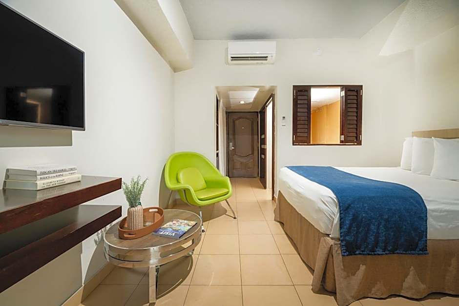 Windward Passage Hotel