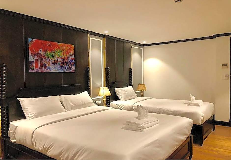 Aaron Riverview Hotel