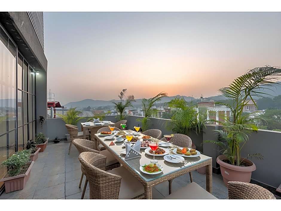 Hotel Arihant By DLS Hotels