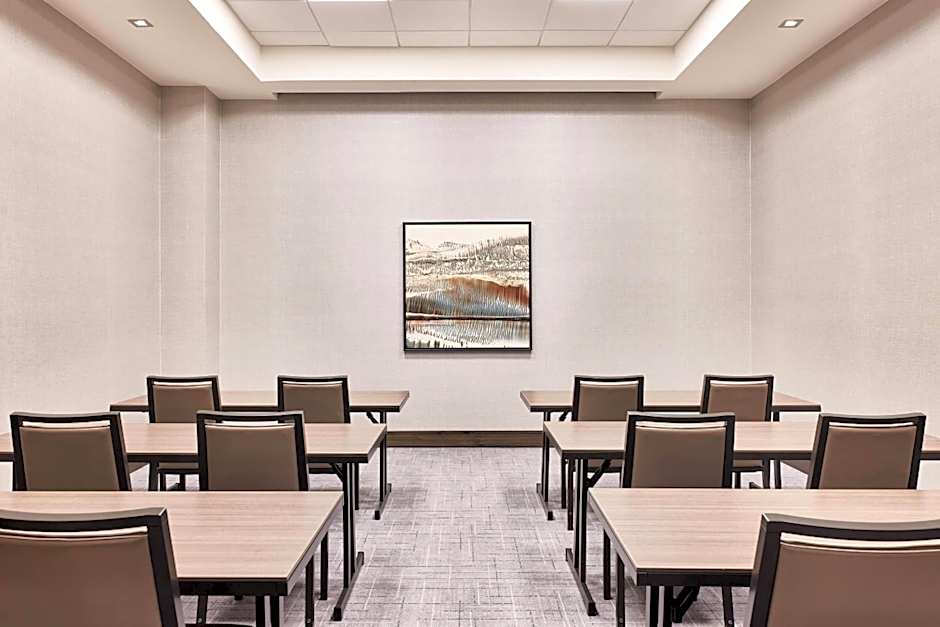 AC Hotel by Marriott Columbus Downtown