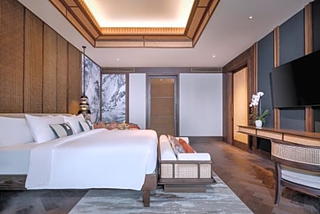 Tropical Garden Suite