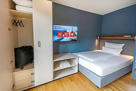Apartment S - Queen bed