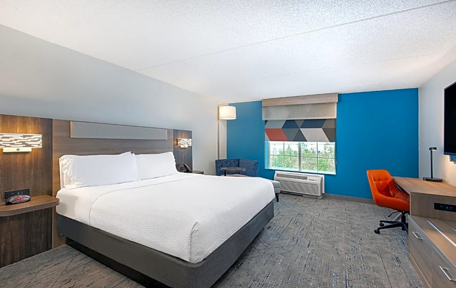 Holiday Inn Express & Suites Columbus at Northlake, an IHG Hotel